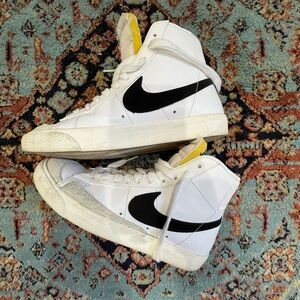 White Nike Blazer Mid 77